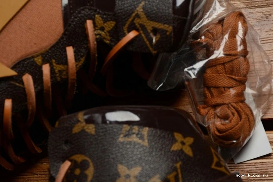 (WITH -LouiV CASE) JORDAN AIR AQ0818-158 AQ0818-158 O-W 1 0402